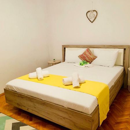 Ultracentral Apartment With All You Need: Wifi, Tv, Ac, Washer, Coffe Timisoara Ngoại thất bức ảnh